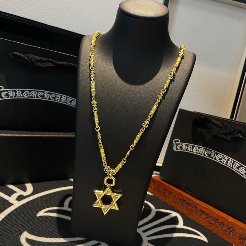 Ch*0me He**ts necklaces